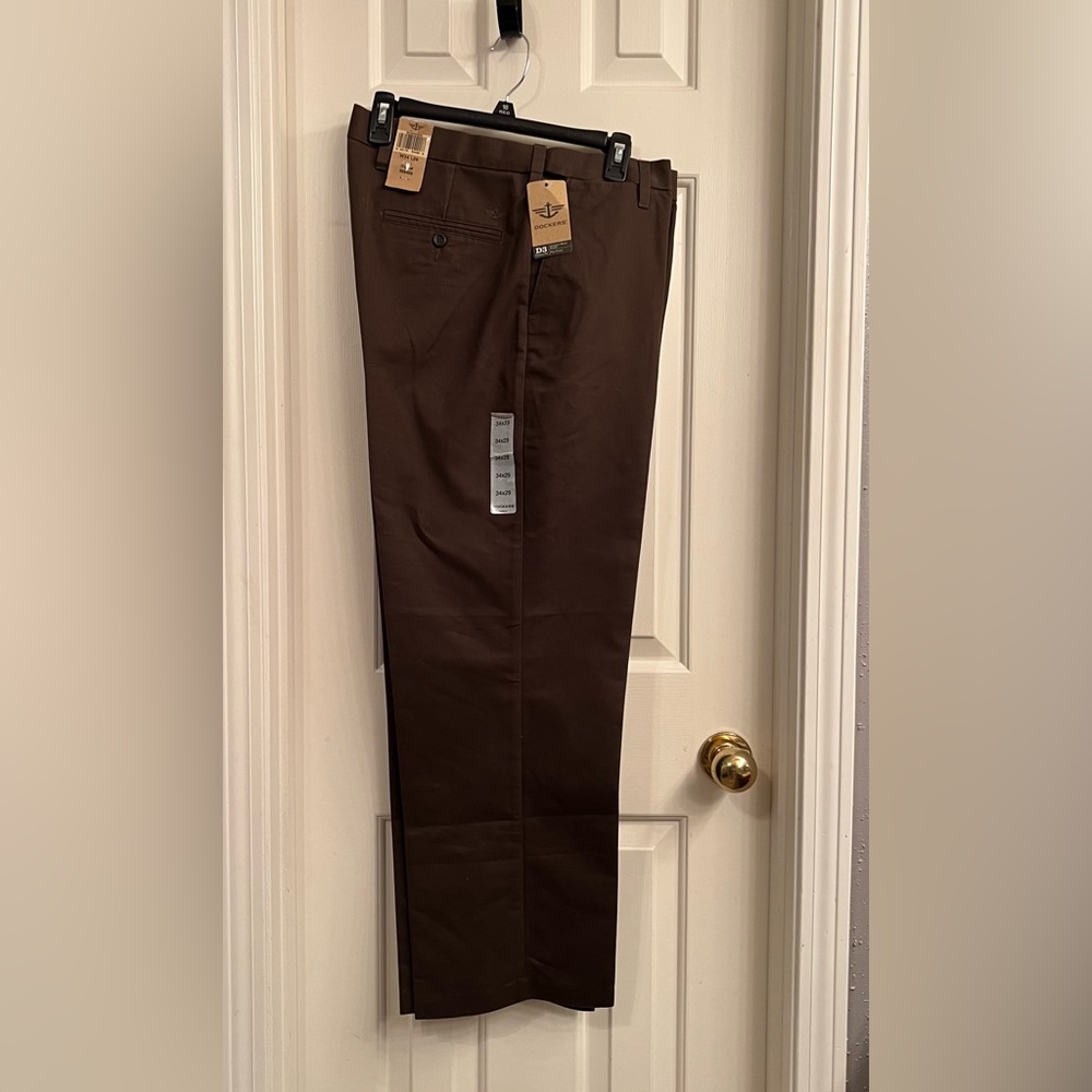 Men’s Chocolate Brown Dockers Pants NWT 34x29